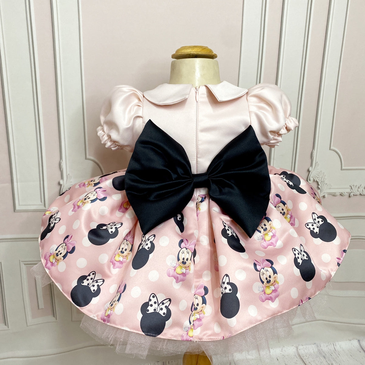 minnie mouse in black dress Minnie Mouse Dress Size 3 / Pink